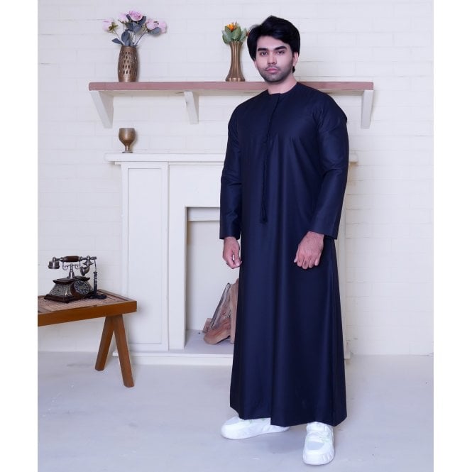 ML 5248 - Classic Emirati Thobe With Tassel